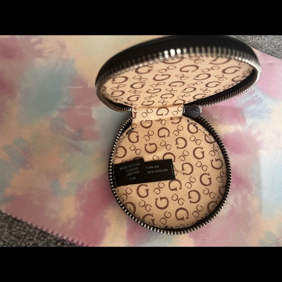 GUESS COIN PURSE - Picture 3 of 6